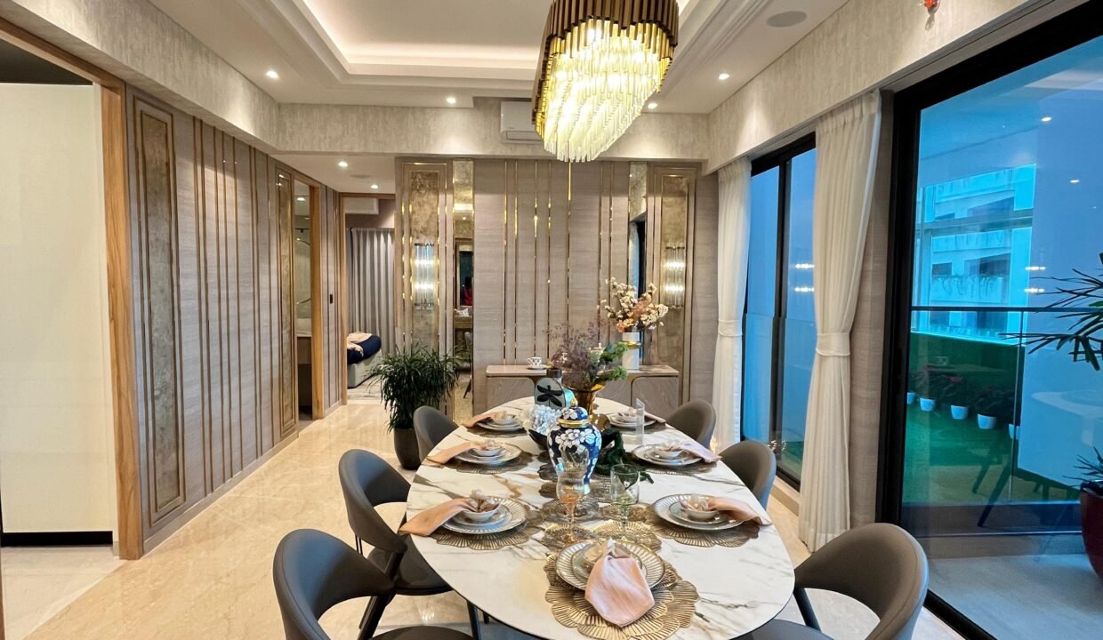 Solitaire dining